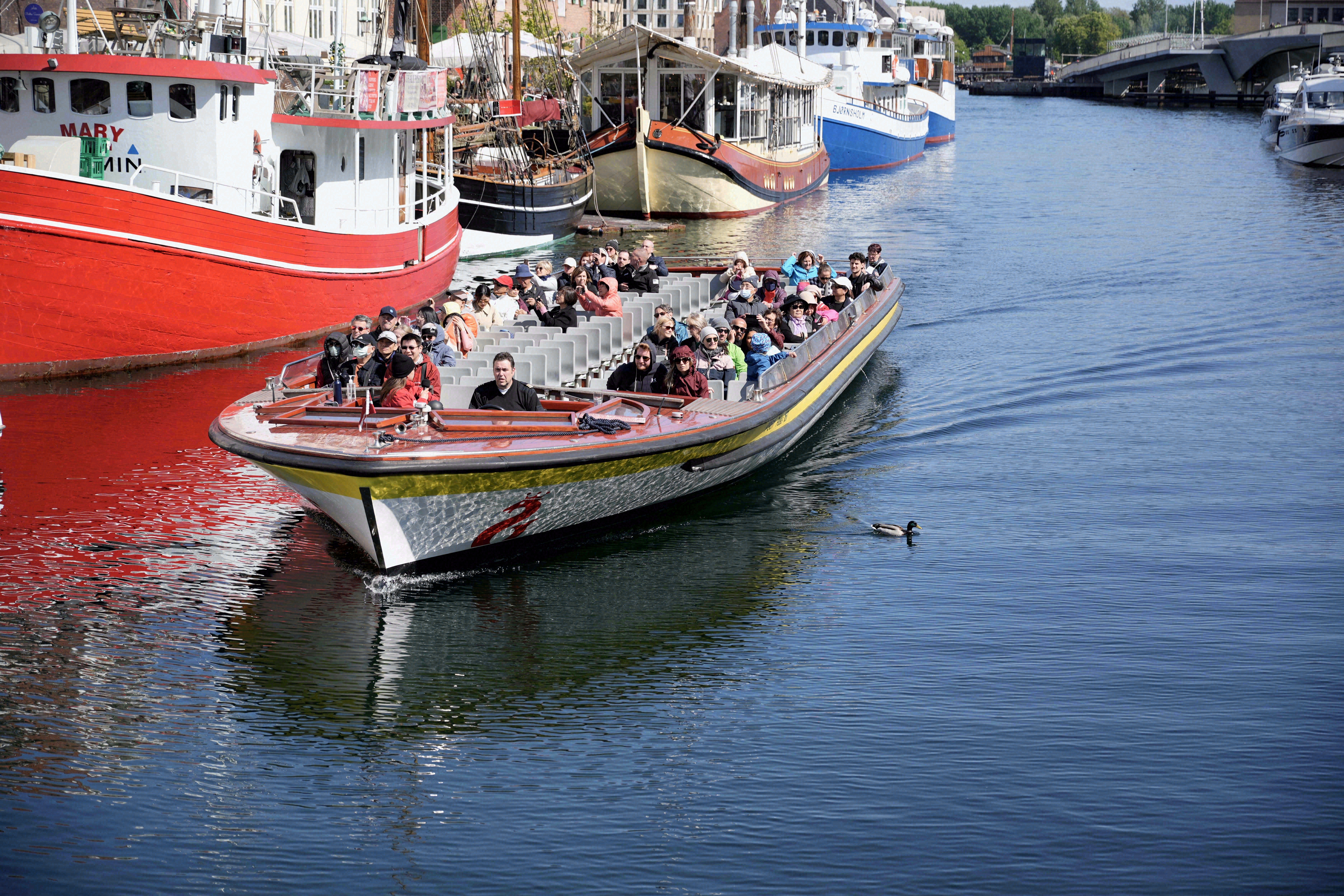 Canal tour boat in the Inderhavn